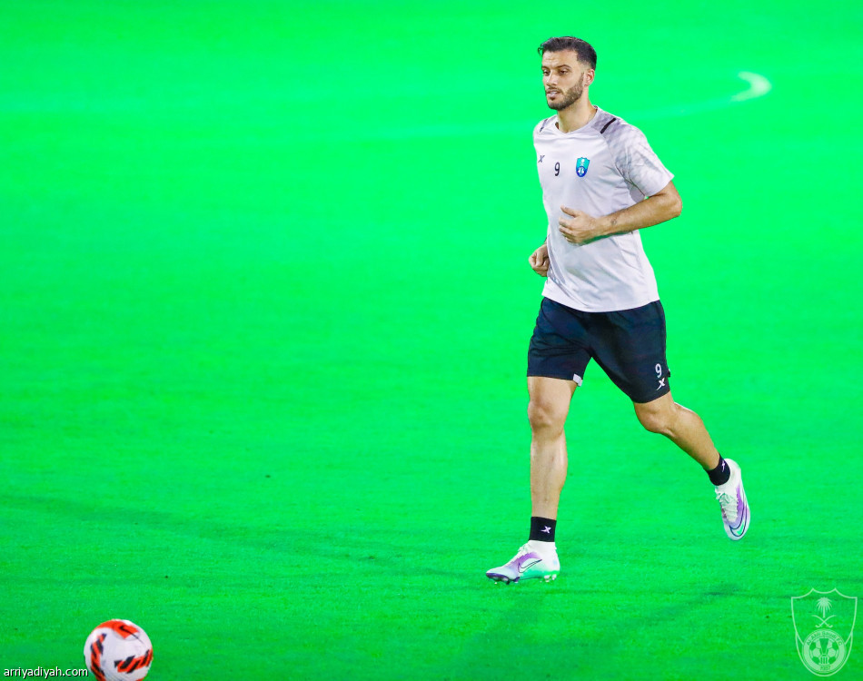 بمشاركة السومة والربيعي.. الأهلي يبدأ تحضيرات «دوري يلو»