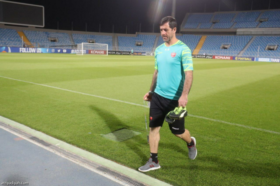 غلمحمدي يركز على «الثابتة» قبل الهلال