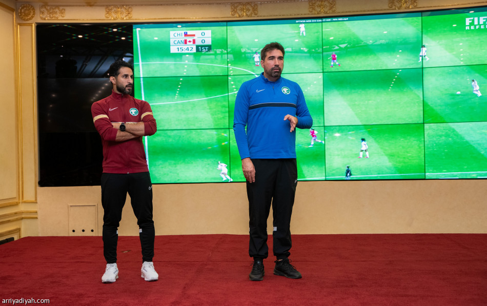 الحكام يناقشون أحداث الدوري