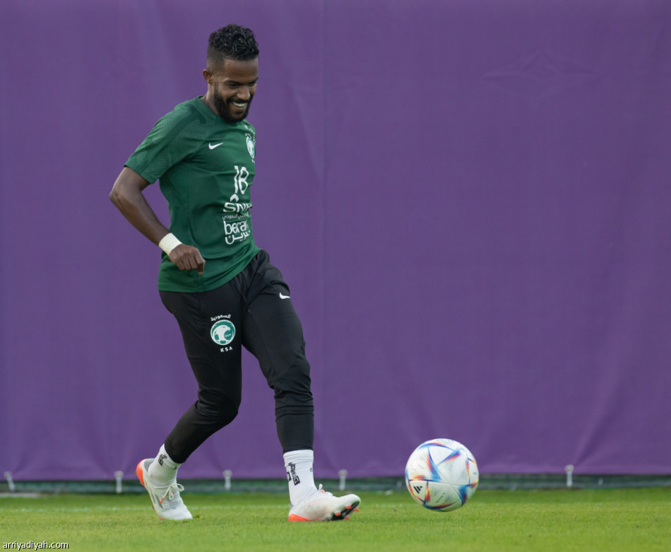 الأخضر.. تمبكتي وشراحيلي يغيبان عن التدريبات