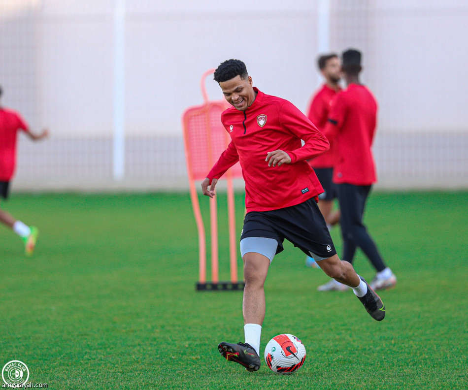 ريزتش يكثف جاهزية ضمك قبل الديربي