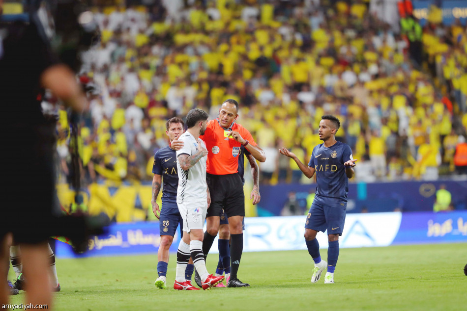 الأصفر
يدك الشباب بأكبر فوز