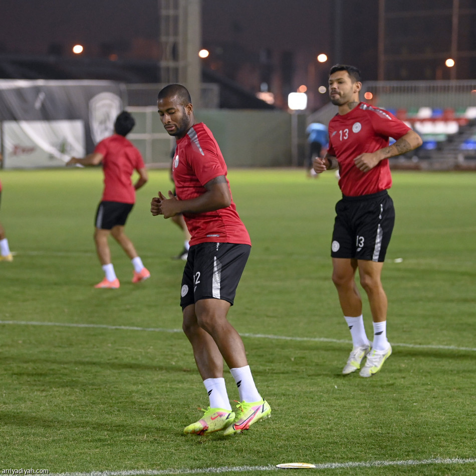 شاموسكا يطمئن على جاهزية لاعبيه للحزم