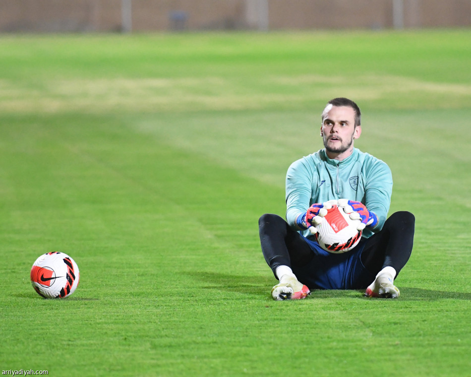 الفتح يبقي كويفا حتى 2025