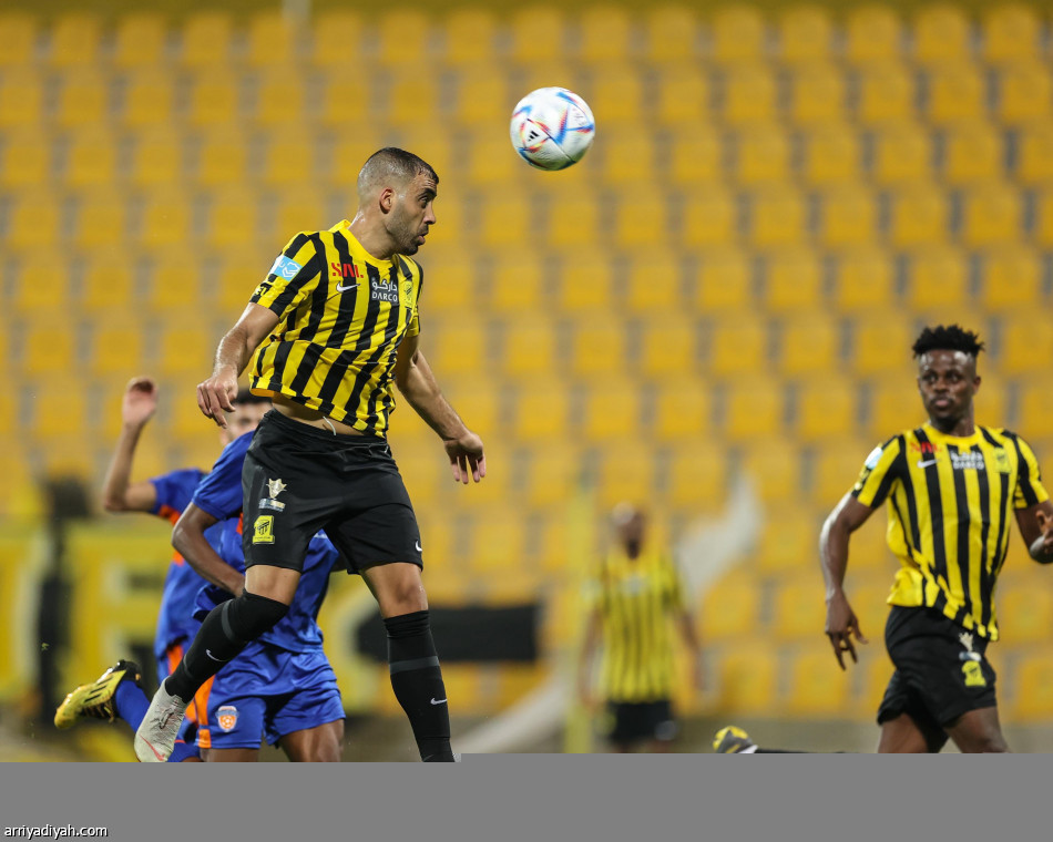 الاتحاد يجتاز تجربة الفيحاء بثنائية