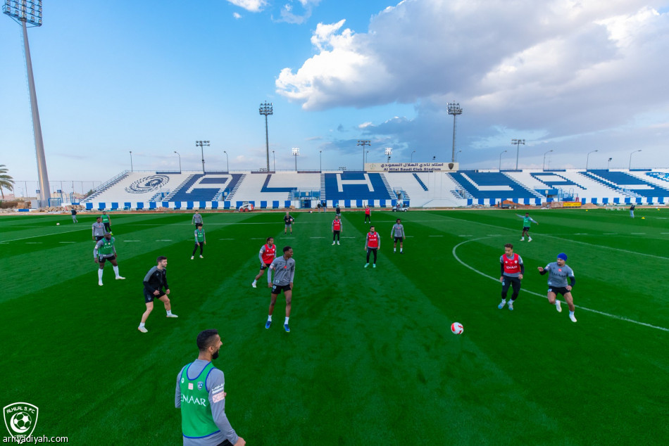 قبل السوبر.. الهلال يستعيد الفرج وجانج