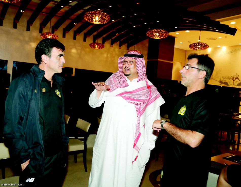 النصر يعيد الراهب.. والهلال يرد بـ “خربين” والحبسي
