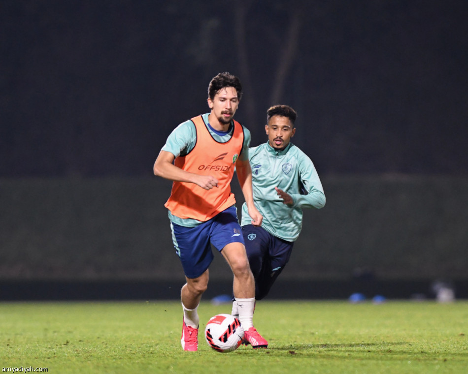 الفتح يركز على المساحات الضيقة