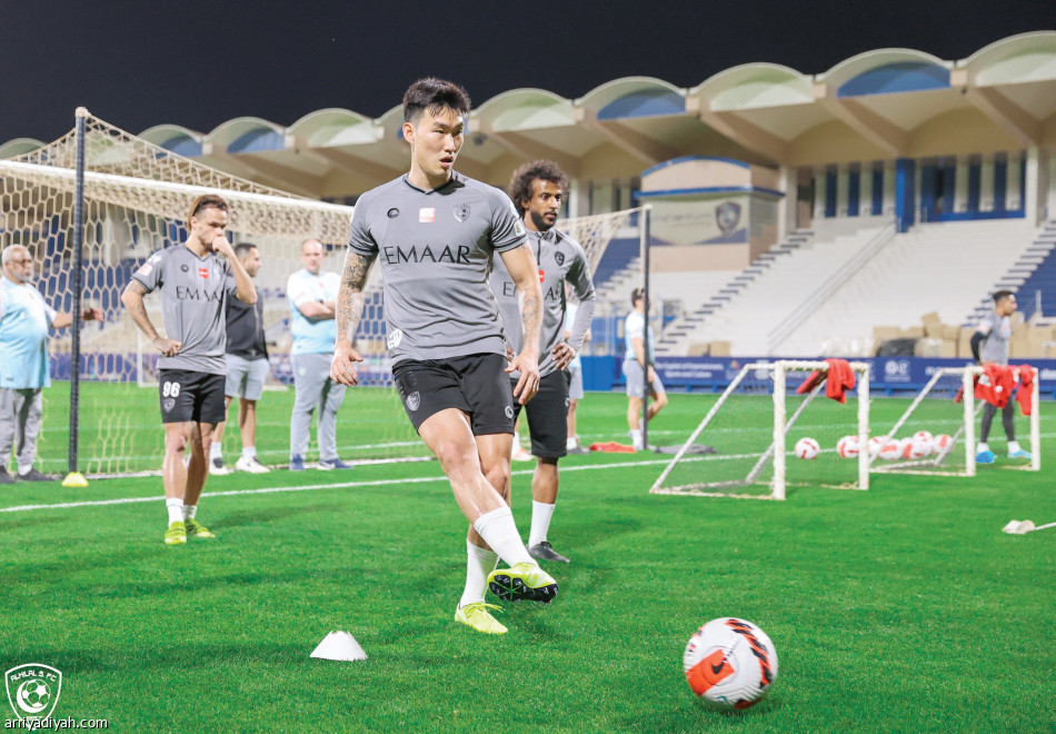 الهلال
يتفاءل بالخسارتين