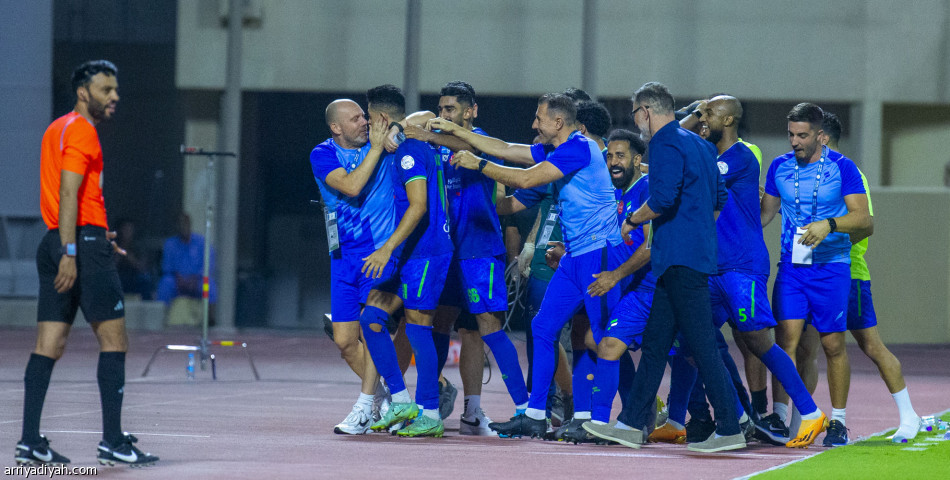 الفتح يكتسح الوحدة بخماسية