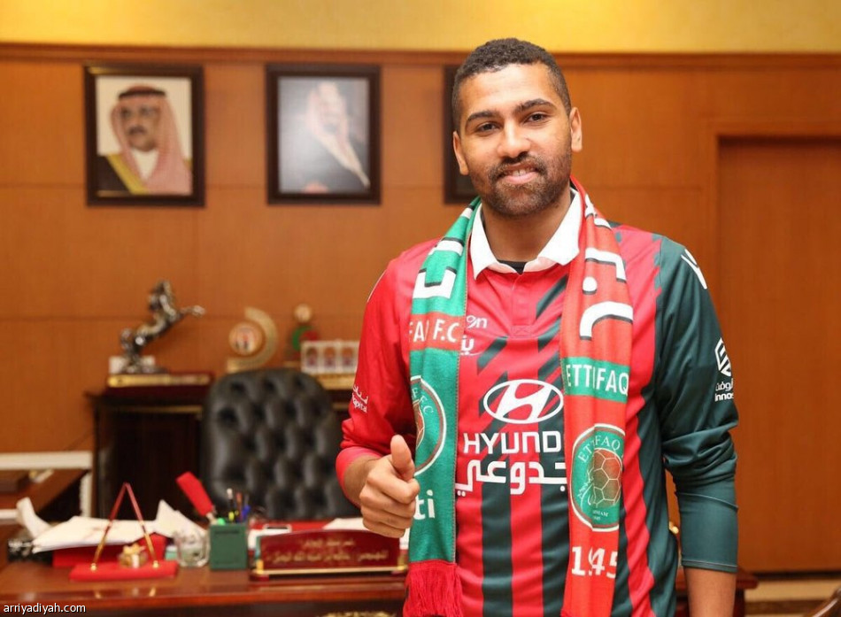 الإتفاق يجهز بوبا للفتح .. وينهي علاقته بهزازي