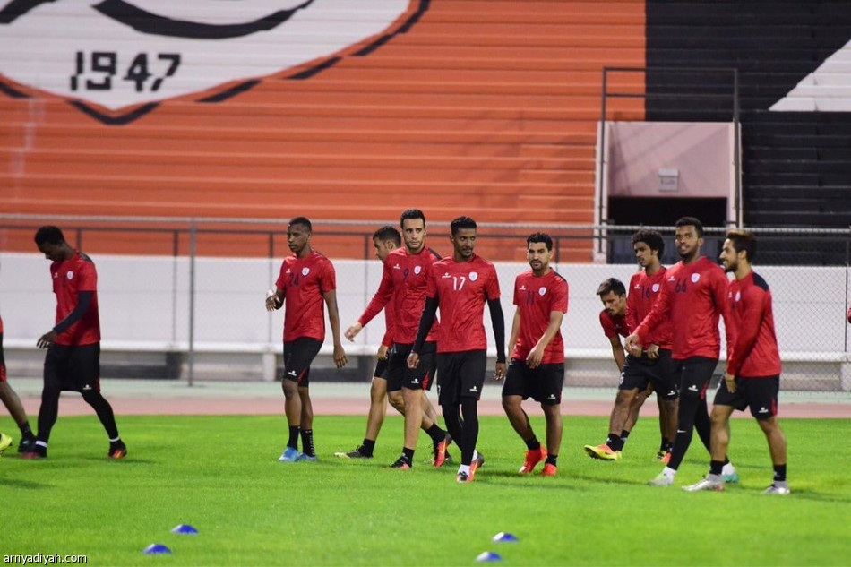 الجابر يركز على الكرات الثابتة قبل مواجهة الهلال