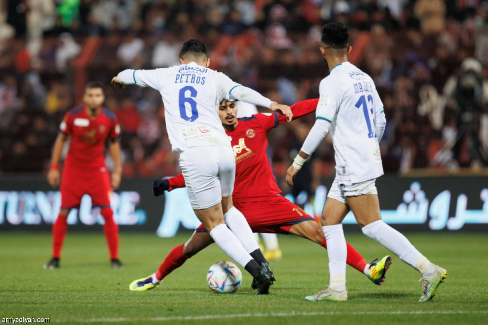 بثلاثية الفتح.. ضمك يعوض غياب 5 جولات