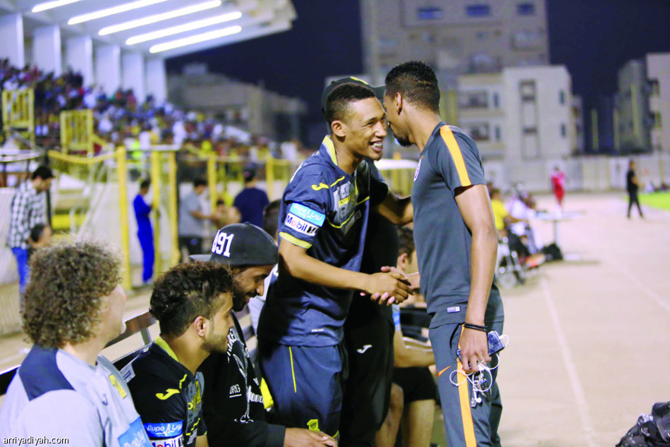 الاتحاد يقلب الطاولة على الوحدة