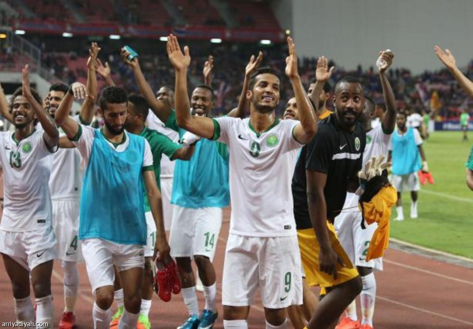 السعودية تقترب والإمارات تبتعد في مشوار التأهل لكأس العالم