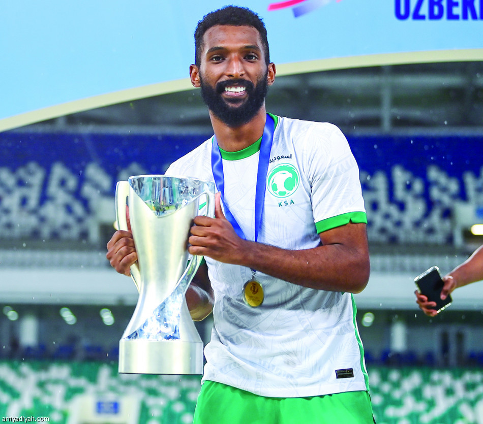 خطف الكأس.. 
الأخضر.. الثالثة ثابتة