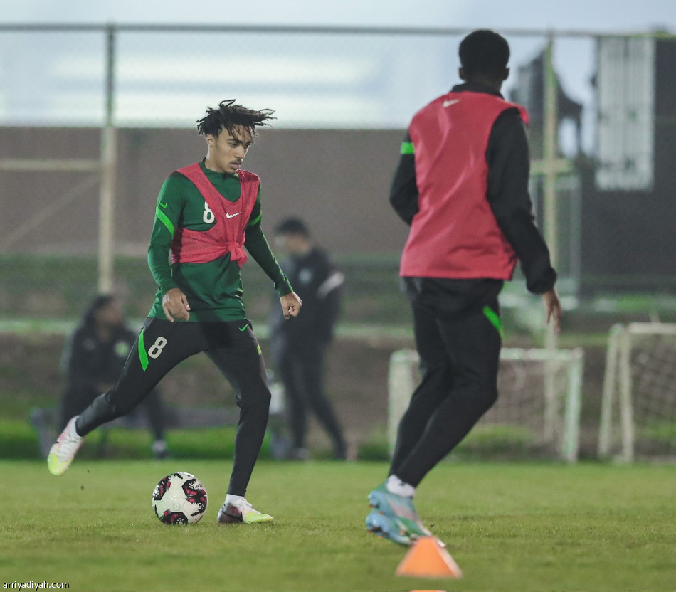 قبل نهائي العرب.. الأخضر الشاب يتأهب بـ«الثابتة»