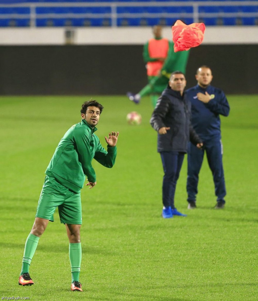 الباشا يطالب لاعبي الخليج بنقاط الرائد