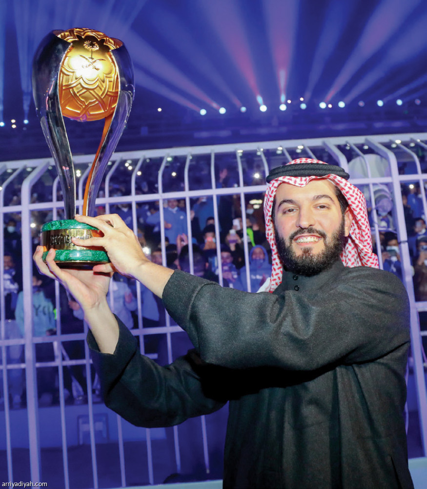 الأزرق يعزز
هيمنة الدوري على السوبر