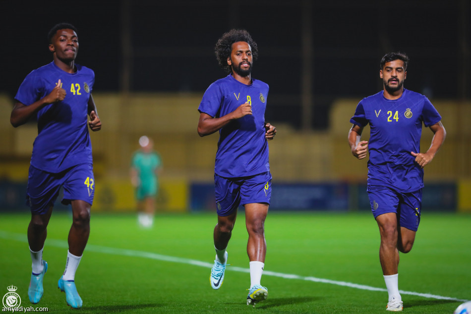 غريب ينتظم في تدريبات النصر