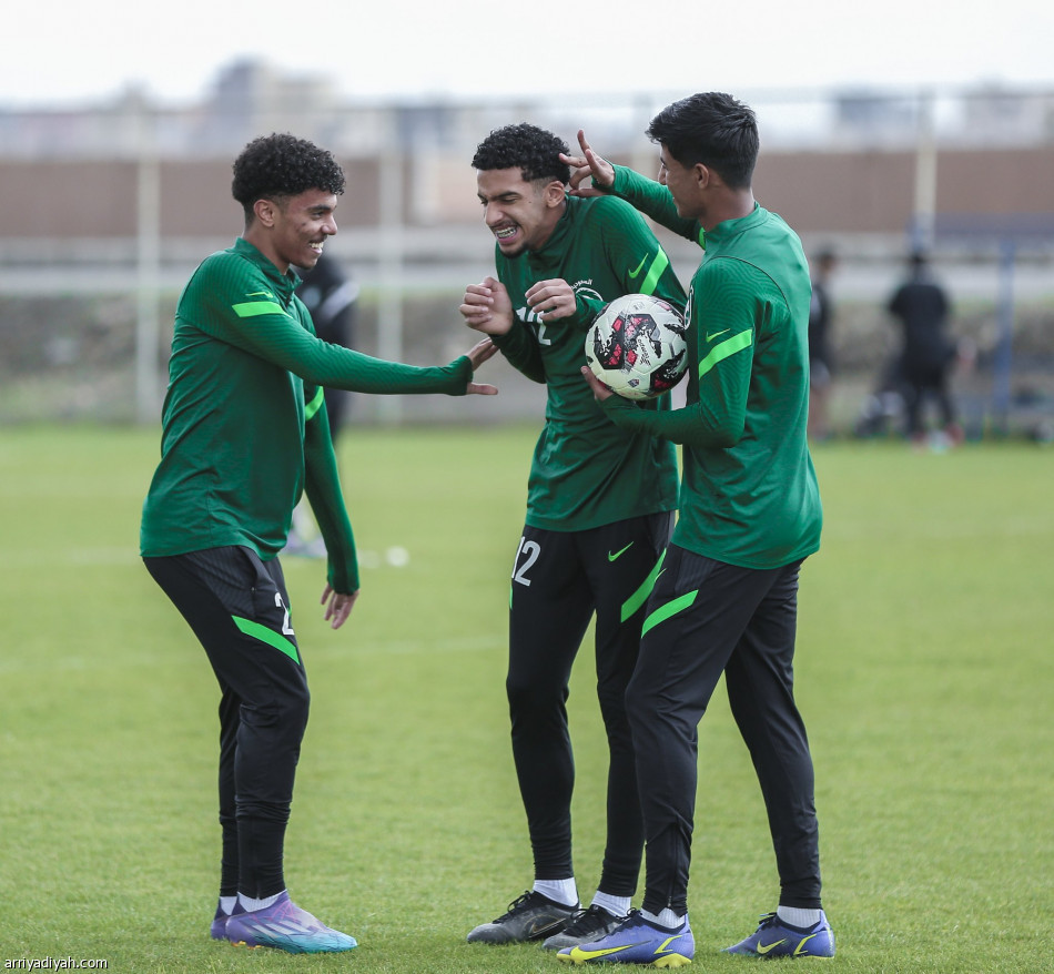 الأخضر الشاب يرسم خطة مواجهة فلسطين