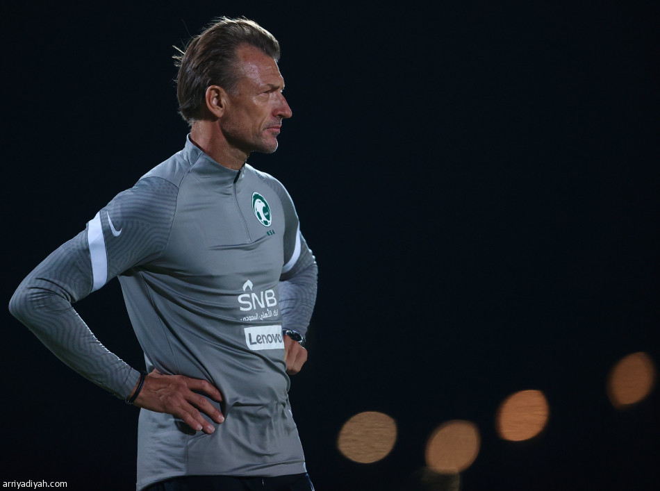 الأخضر يبدأ تحضيرات أستراليا