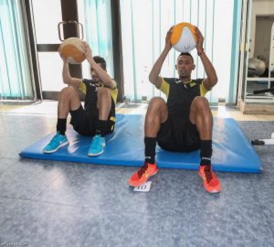 خليفة يبدأ تدريبات الاتحاد بالصالة والمسبح