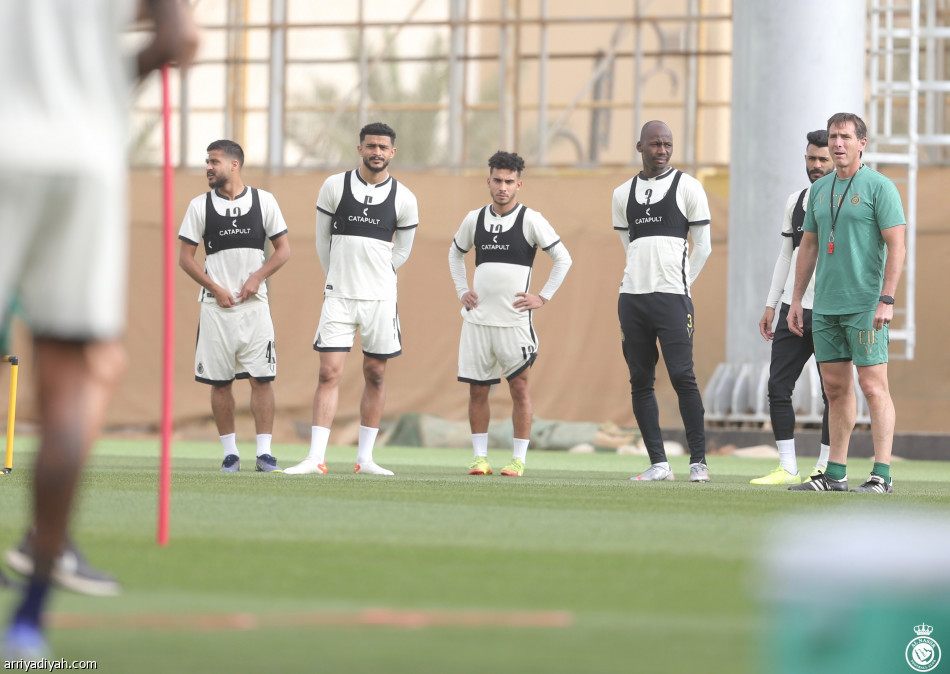 النصر يتأهب للاتفاق بمناورة