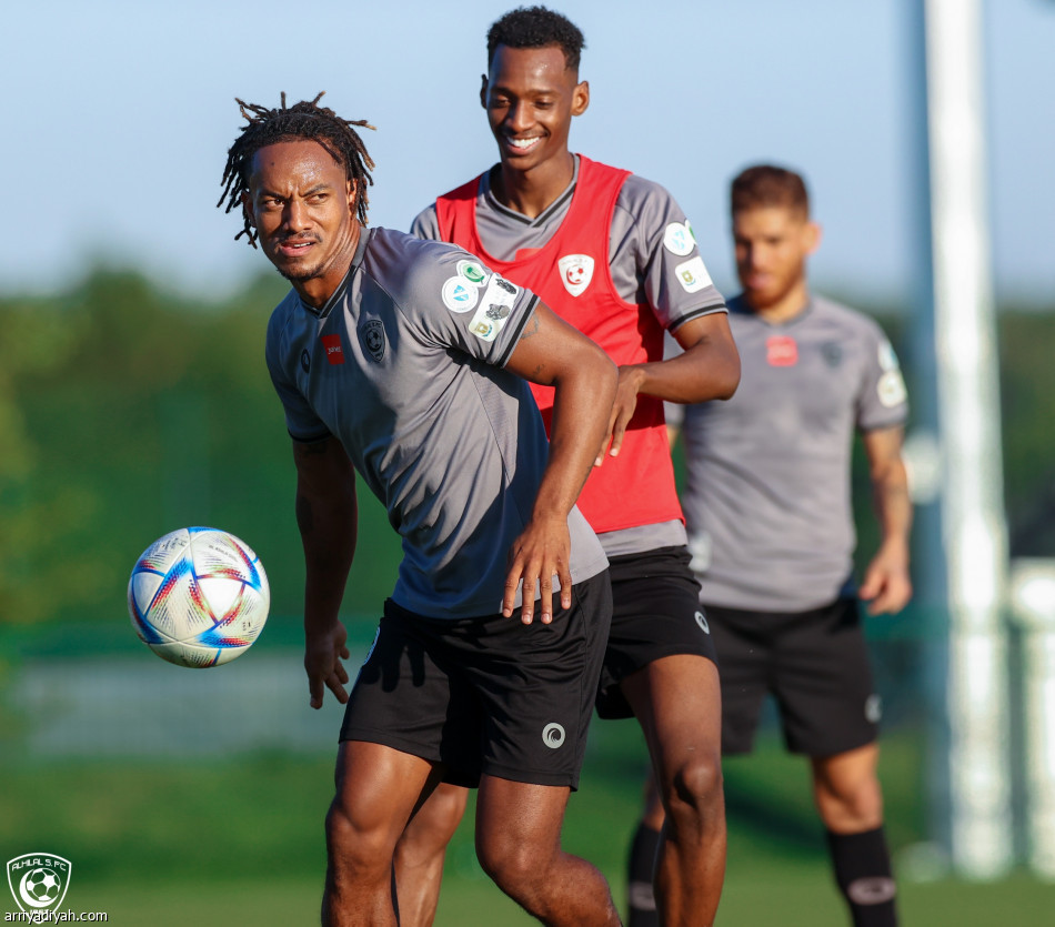 الهلال.. دياز يفرض «التمرير السريع» قبل نوتينجهام