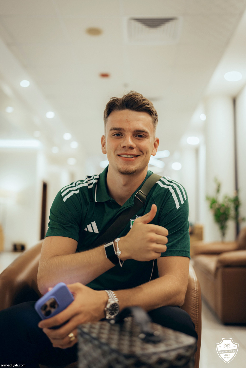 الأهلي يغادر