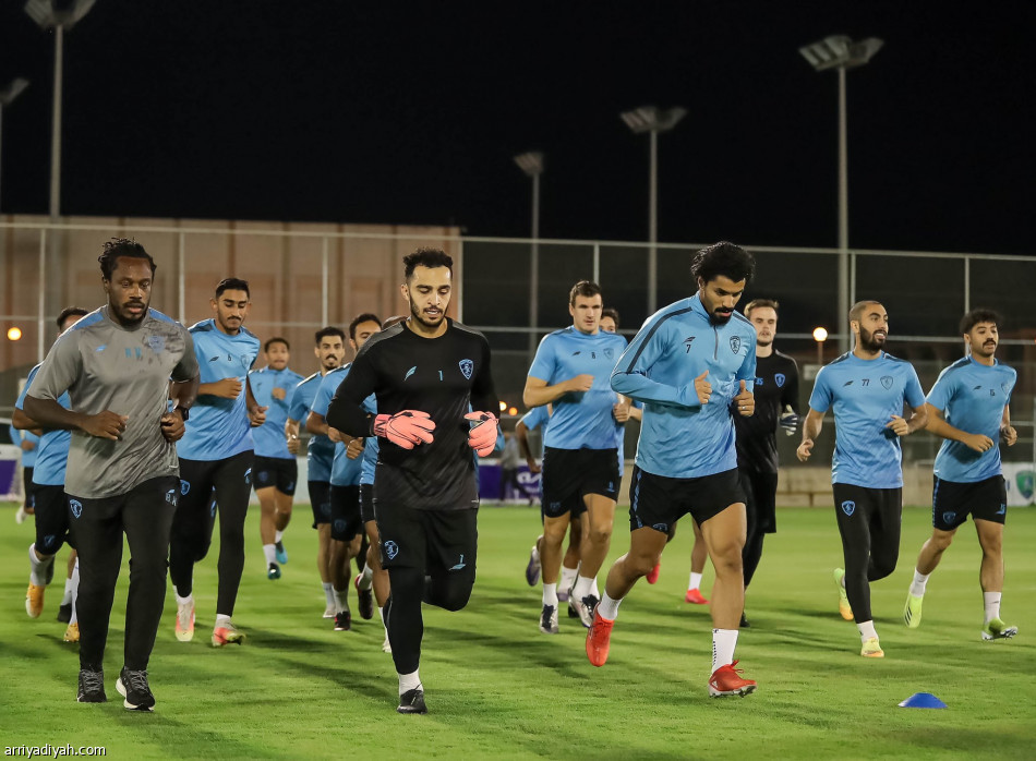 الفتح يدشن تمارينه بـ«اللياقة»