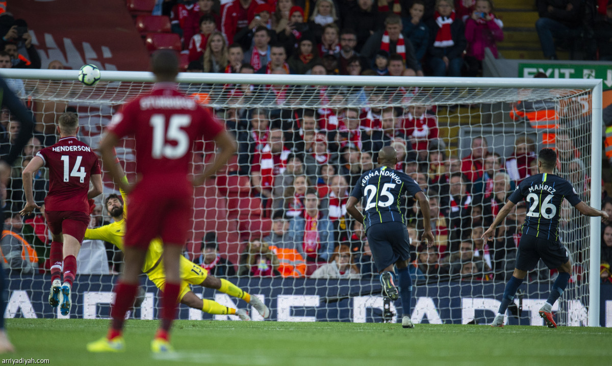 محرز يضيع السيتي