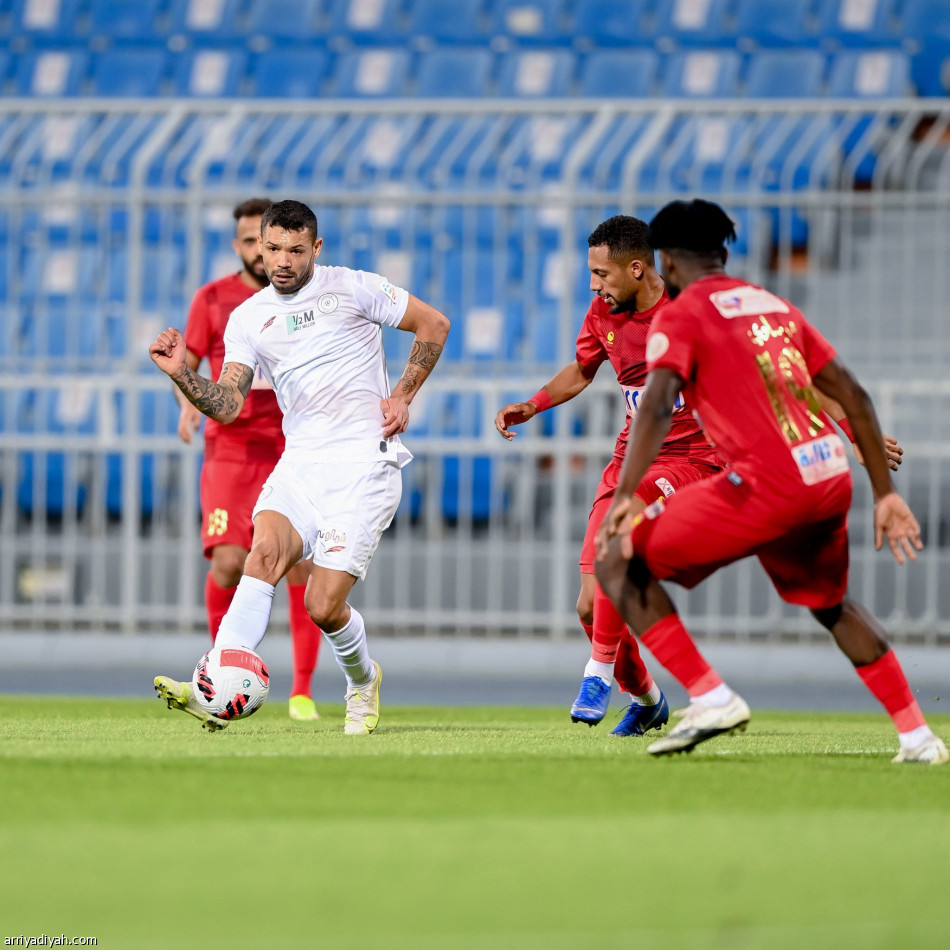 الشباب يخسر تجريبية ضمك