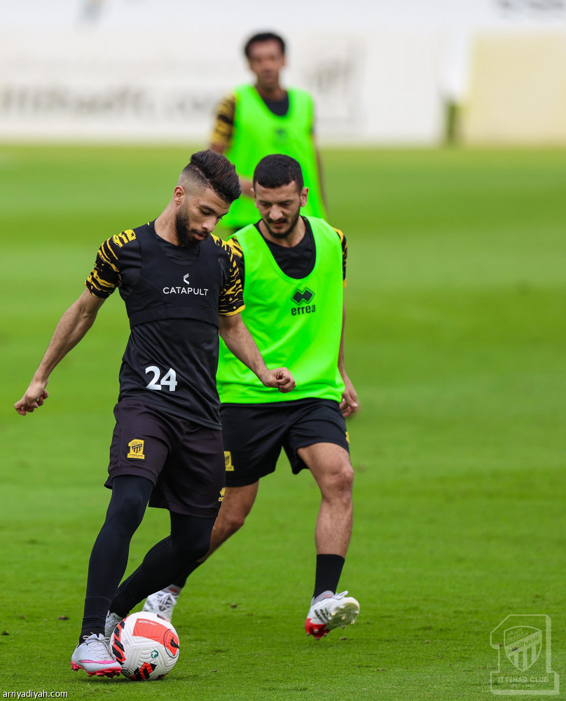 الاتحاد.. كونترا يكتفي بـ60 دقيقة تدريب