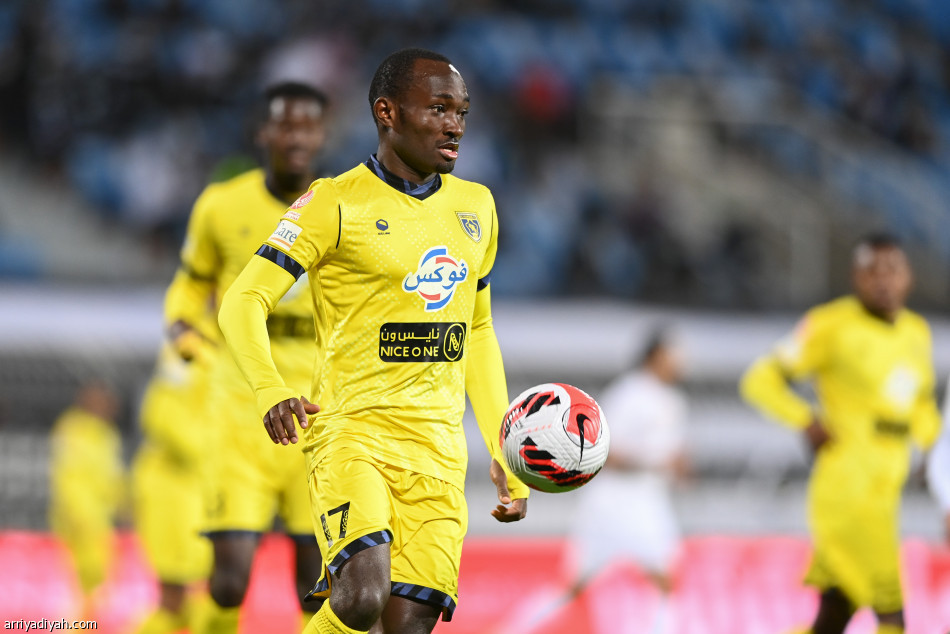 الشباب يواصل ملاحقة الاتحاد