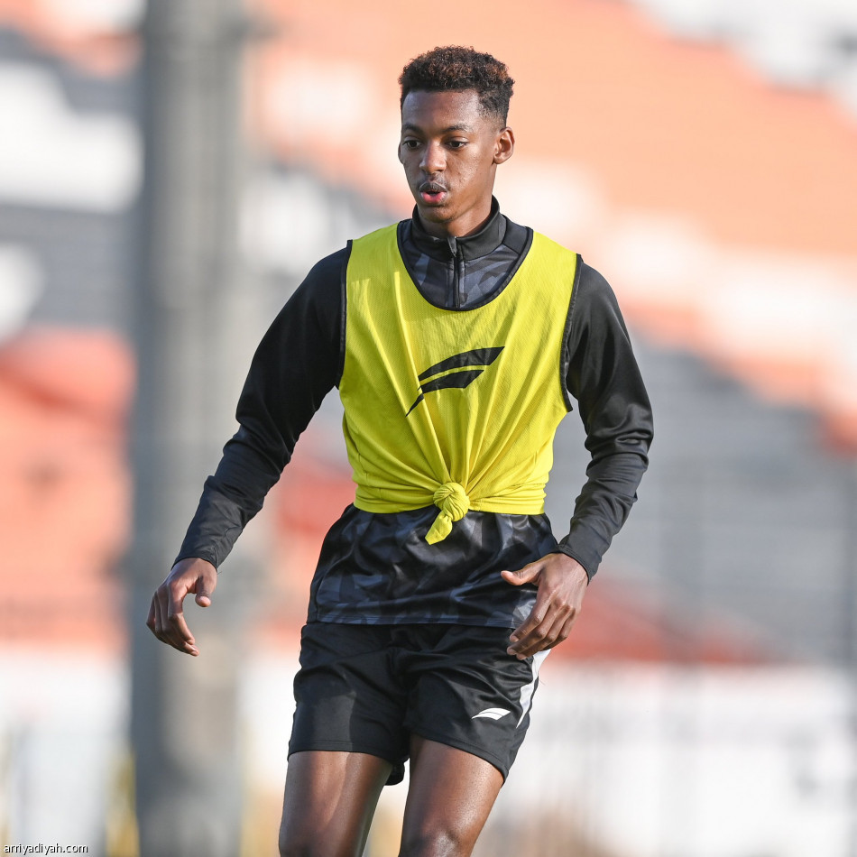 الشباب يعود.. وشيعان ينتظم في التدريبات