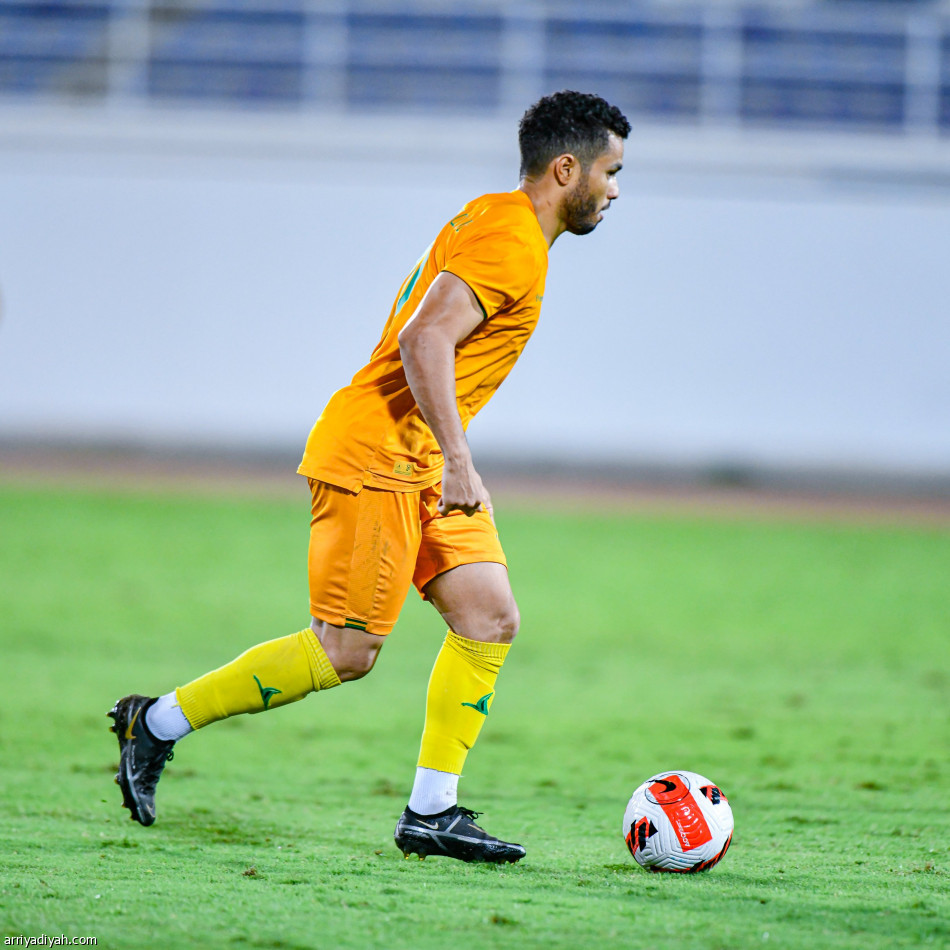 الخليج يودع الإمارات برباعية العين