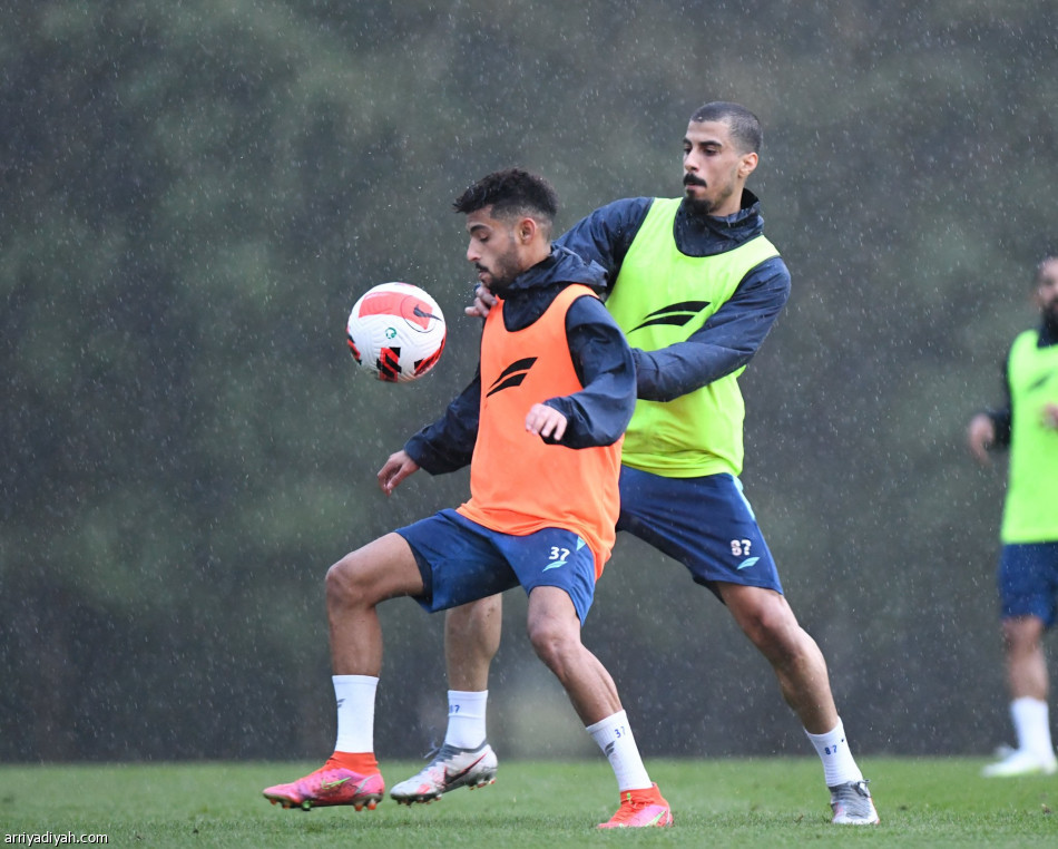 الفتح.. دونيس يكثف اللياقة في الغابات