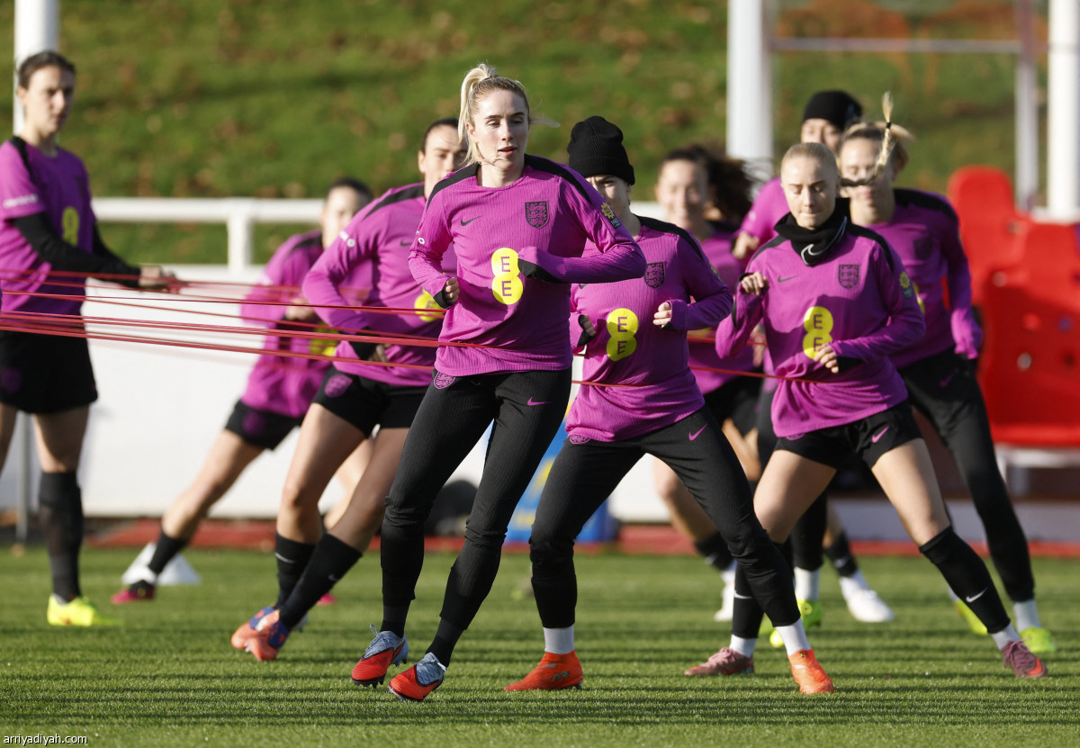 الإنجليزيات يستعددن