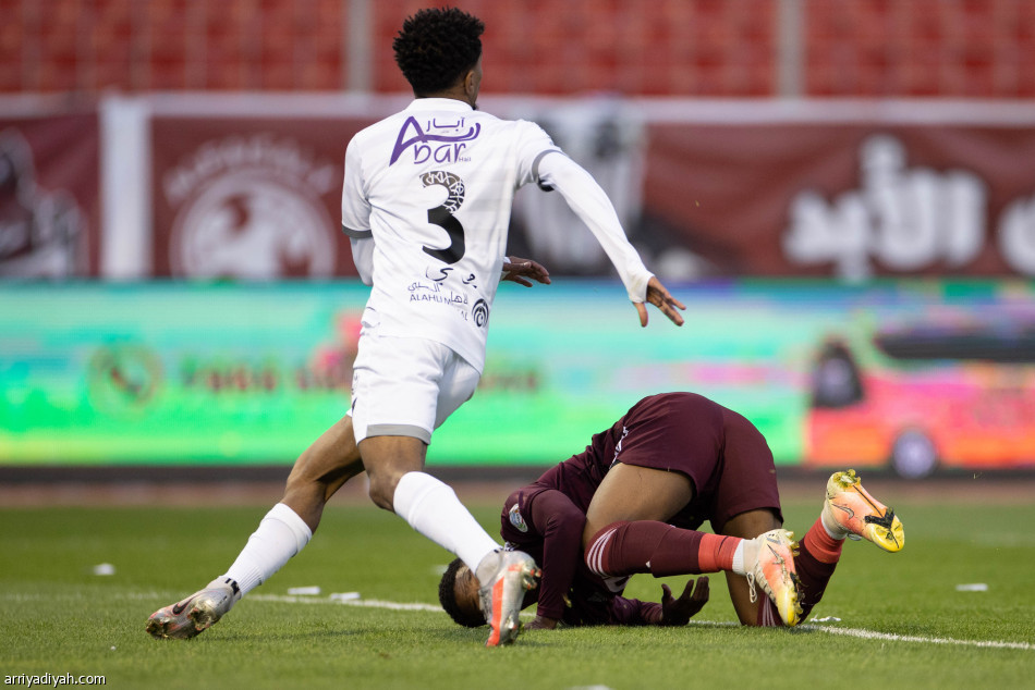 الطائي يقلبها على الفيصلي بثلاثية