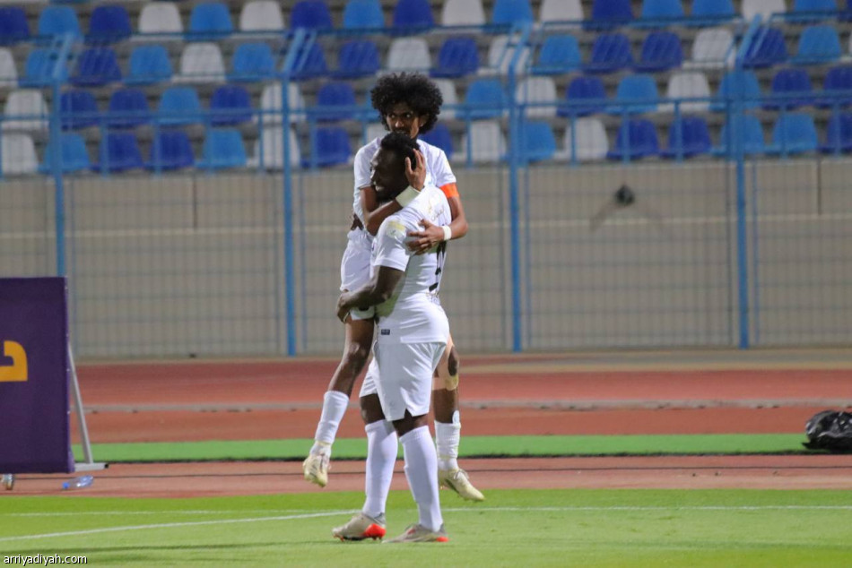 بثلاثية العين.. الأخدود يستعيد صدارة «يلو»