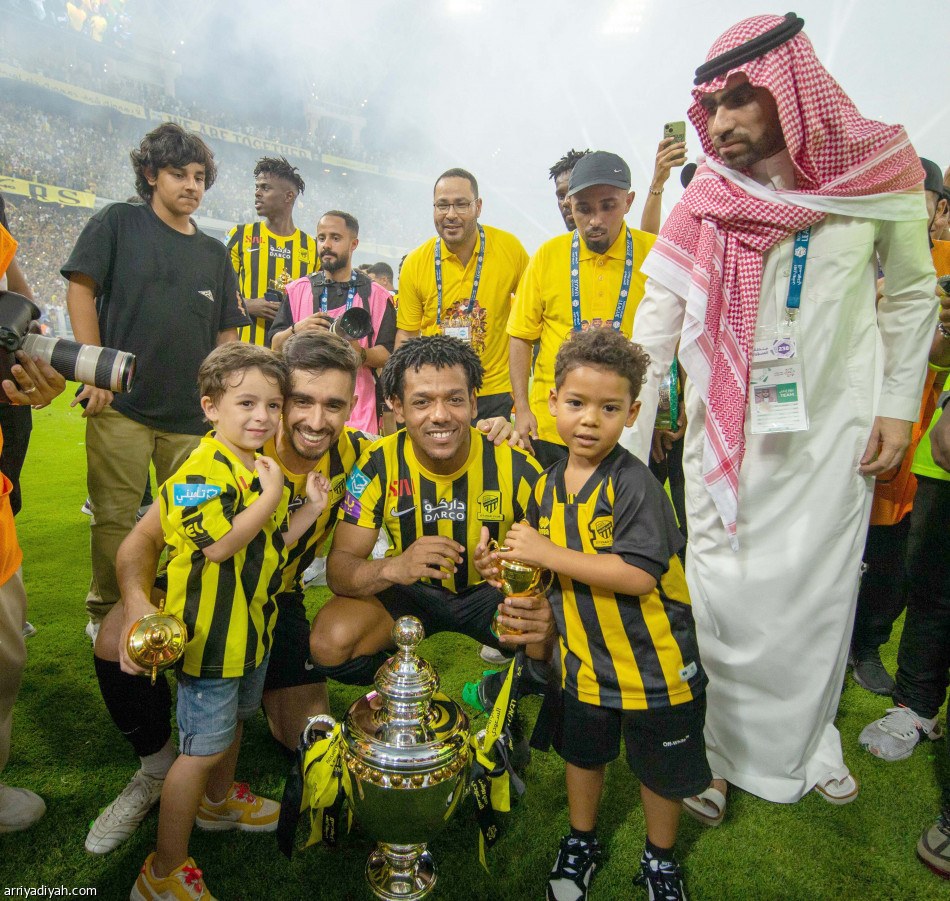 90 دقيقة..
فرحة أبطال «روشن»