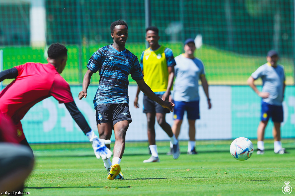 العقيدي يلتحق بالنصر في البرتغال