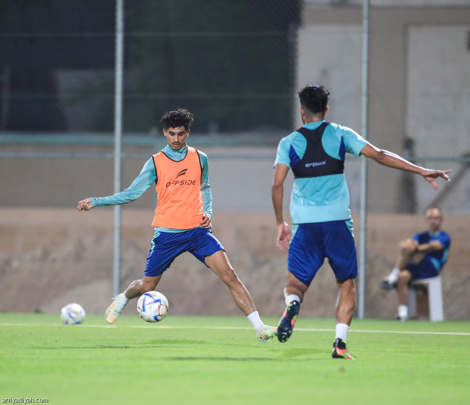 الفتح يرفض الراحة... ودونيس يعالج الأخطاء