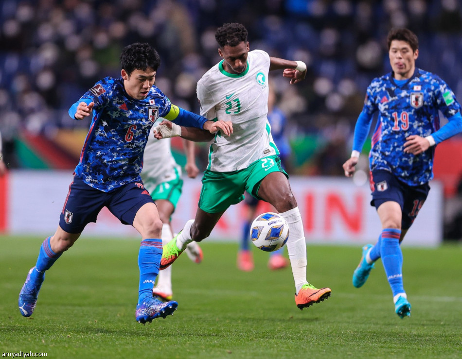 الأخضر يتلقى الخسارة الأولى.. ويستمر في الصدارة