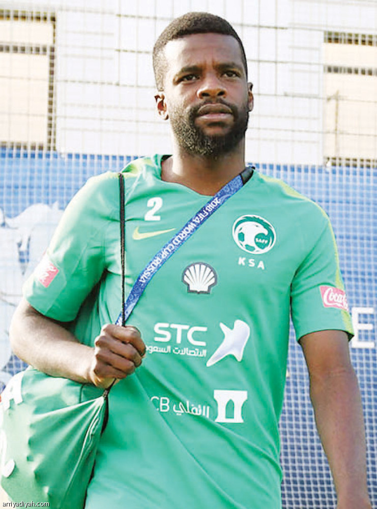 الأهلي 
يبعد الشمراني ويصعّد الصبياني
