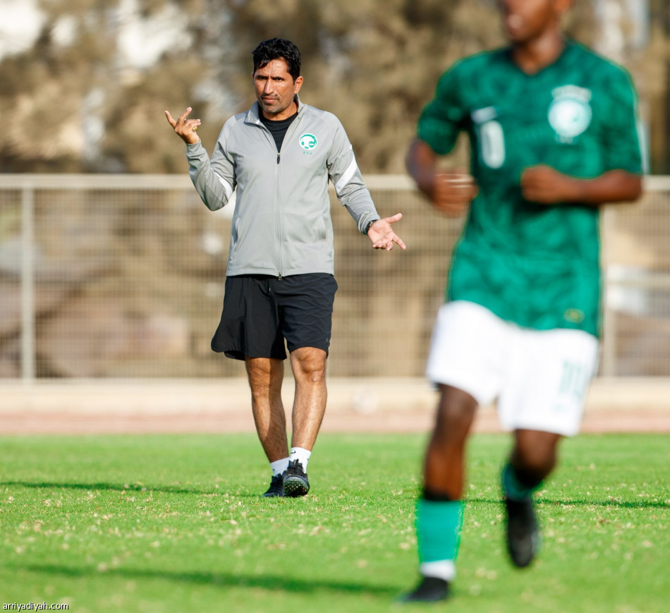 «أخضر الناشئين».. الحربي يختبر اللاعبين بـ«مناورة»