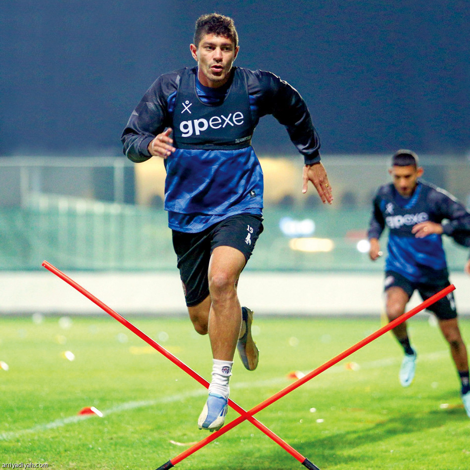 النصر يفاضل بين
تاليسكا وأبو بكر