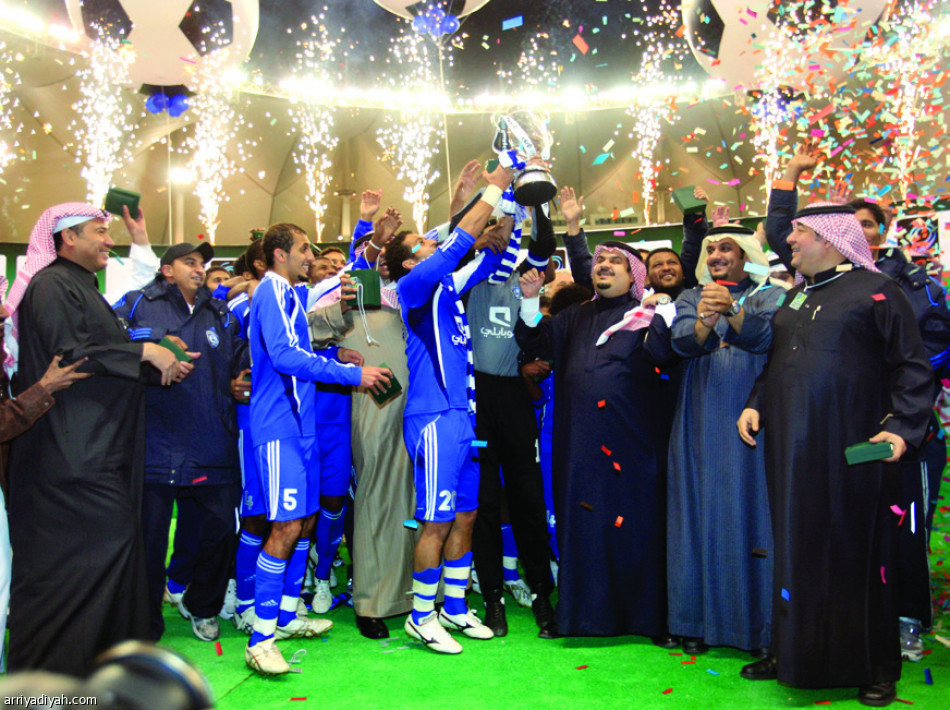 الدور الأول..
الأزرق يتفاءل وأفضلية صفراء