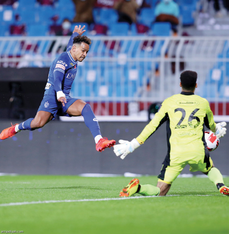 الأزرق يعزز
هيمنة الدوري على السوبر